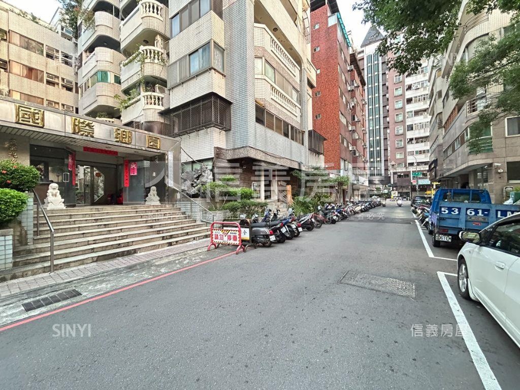 五期１１米大面寬臨路店面房屋室內格局與周邊環境