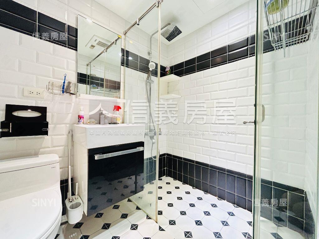 臨近忠孝橋方正三房房屋室內格局與周邊環境