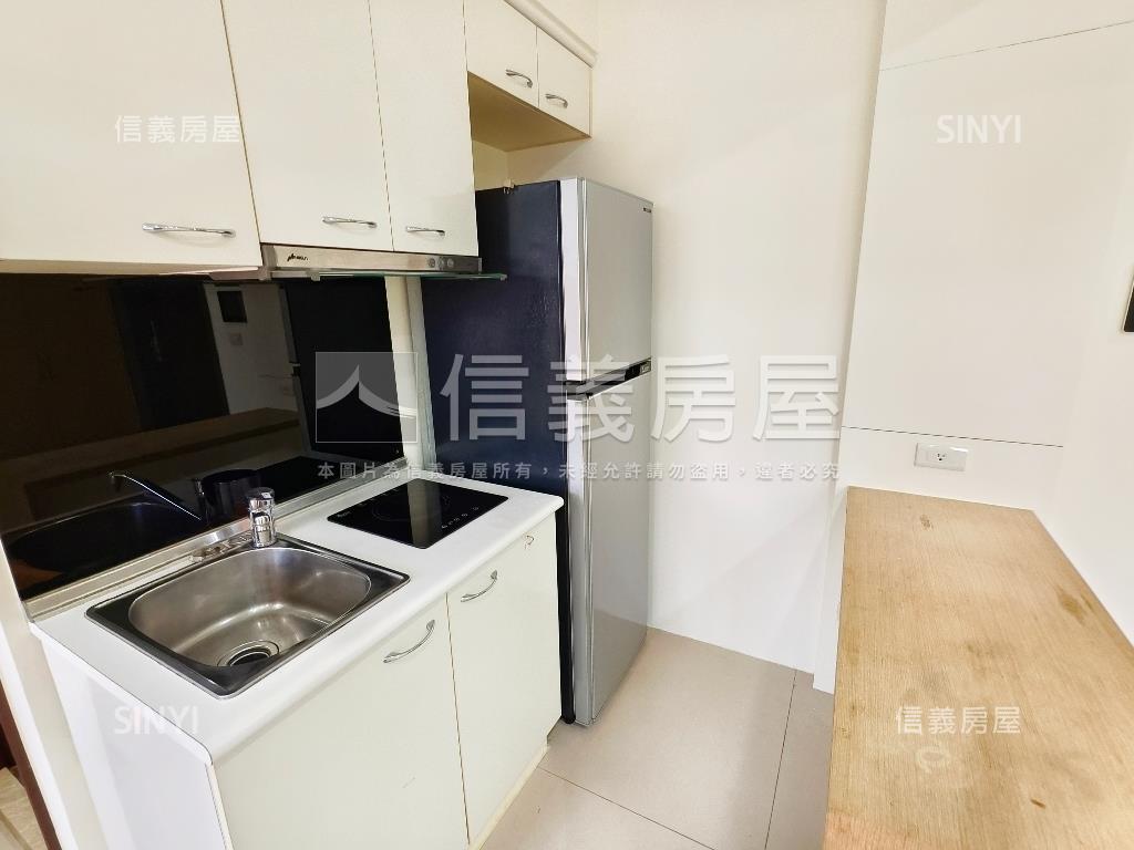 捷運世界亮麗Ｖ１房屋室內格局與周邊環境