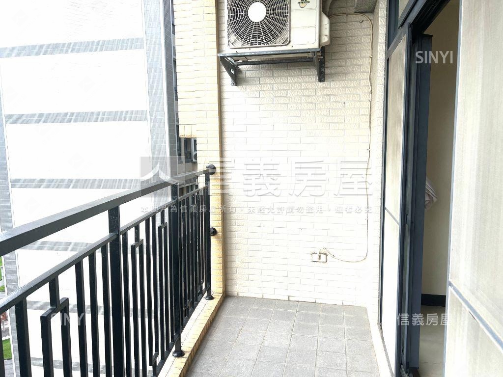 華夏金城四房車位房屋室內格局與周邊環境