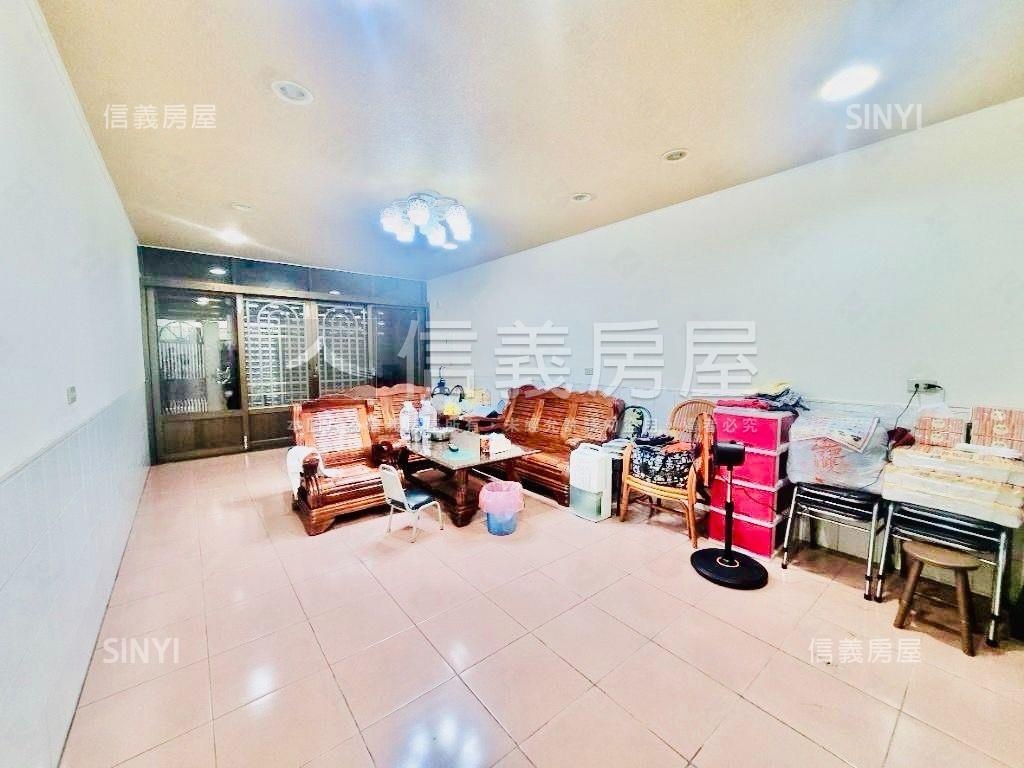 楠梓右昌機能精裝美透天房屋室內格局與周邊環境