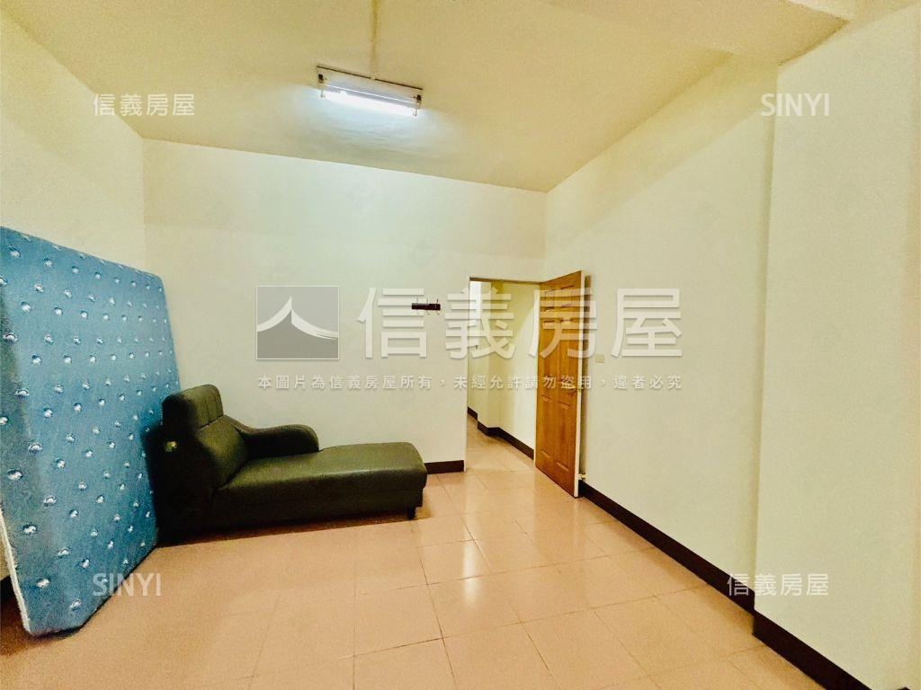 楠梓右昌機能精裝美透天房屋室內格局與周邊環境