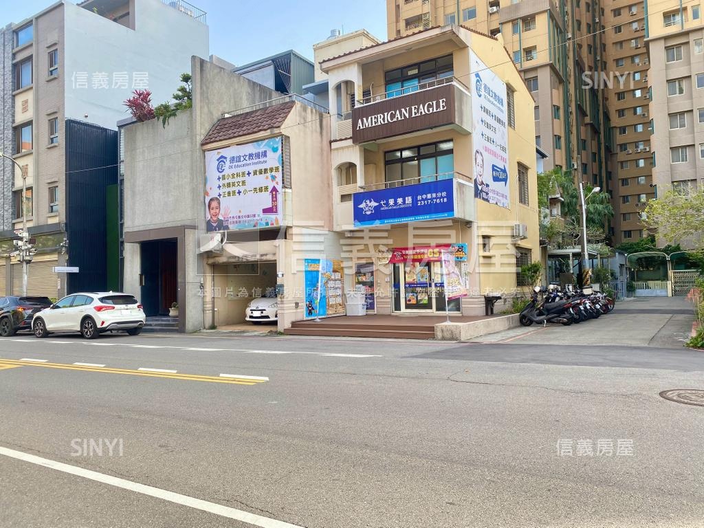 近市府顯眼面寬角間店墅房屋室內格局與周邊環境