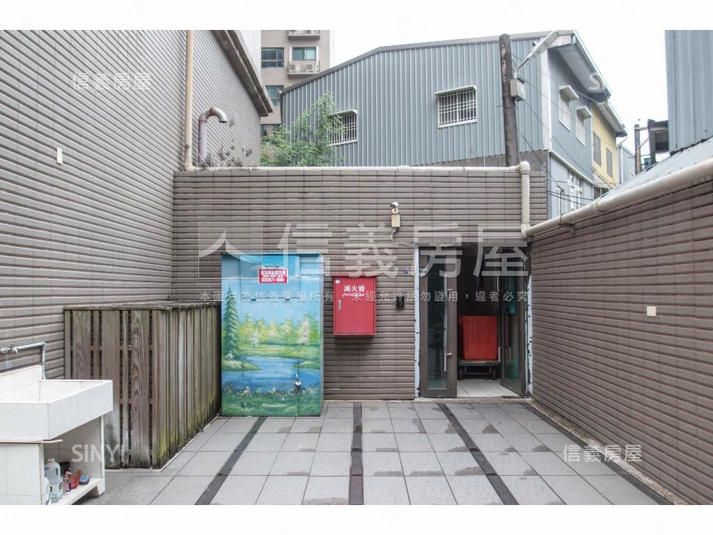 專任巢世代三房車位房屋室內格局與周邊環境