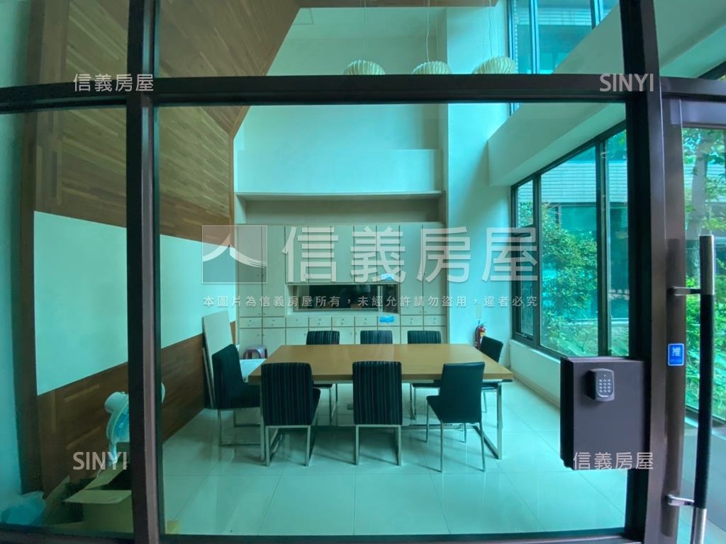 專任巢世代三房車位房屋室內格局與周邊環境