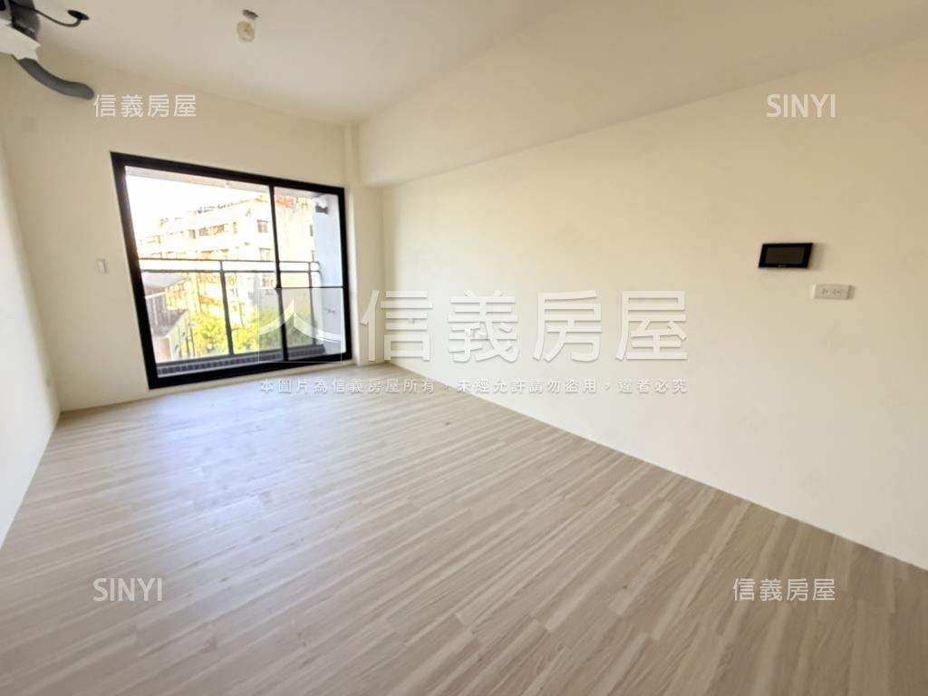 全新三房平車屋主想賣了房屋室內格局與周邊環境