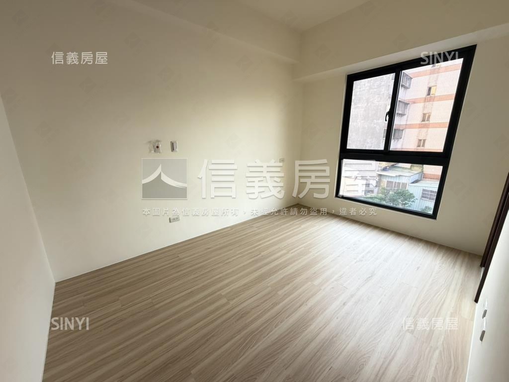 全新三房平車屋主想賣了房屋室內格局與周邊環境