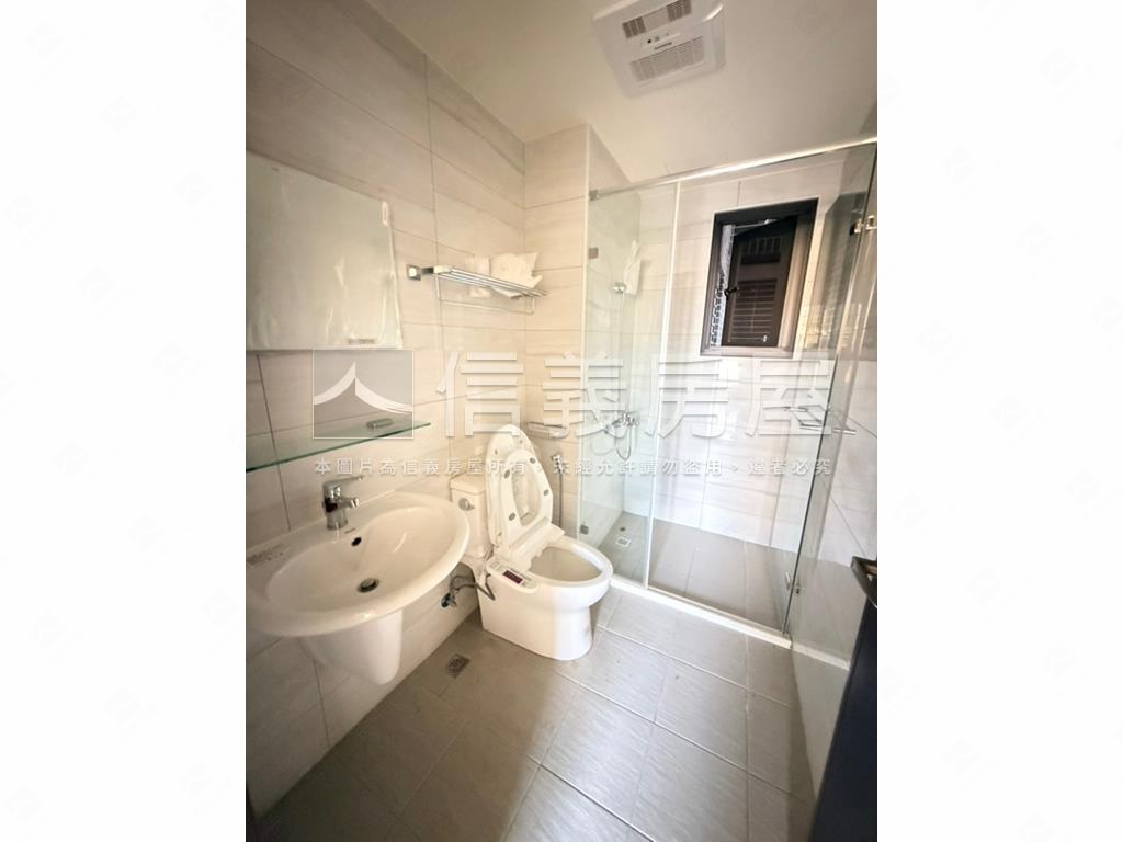 全新三房平車屋主想賣了房屋室內格局與周邊環境