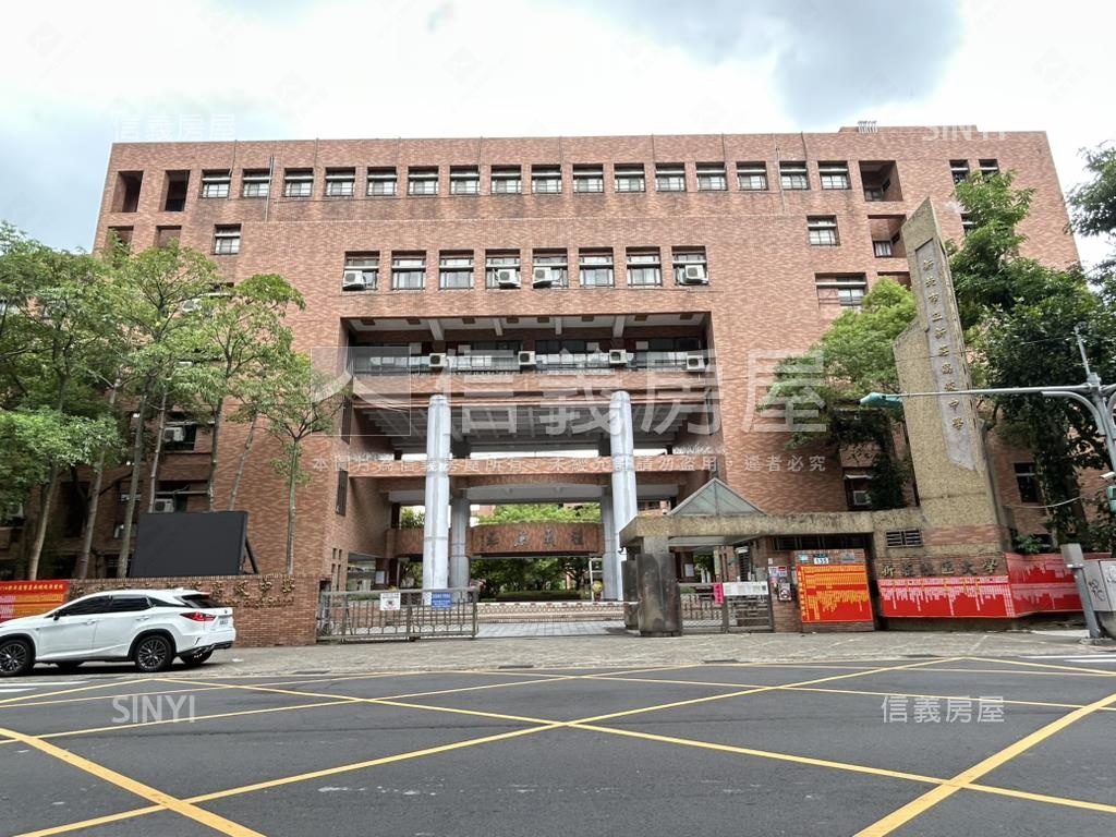 新中泰博市方正三房車位房屋室內格局與周邊環境