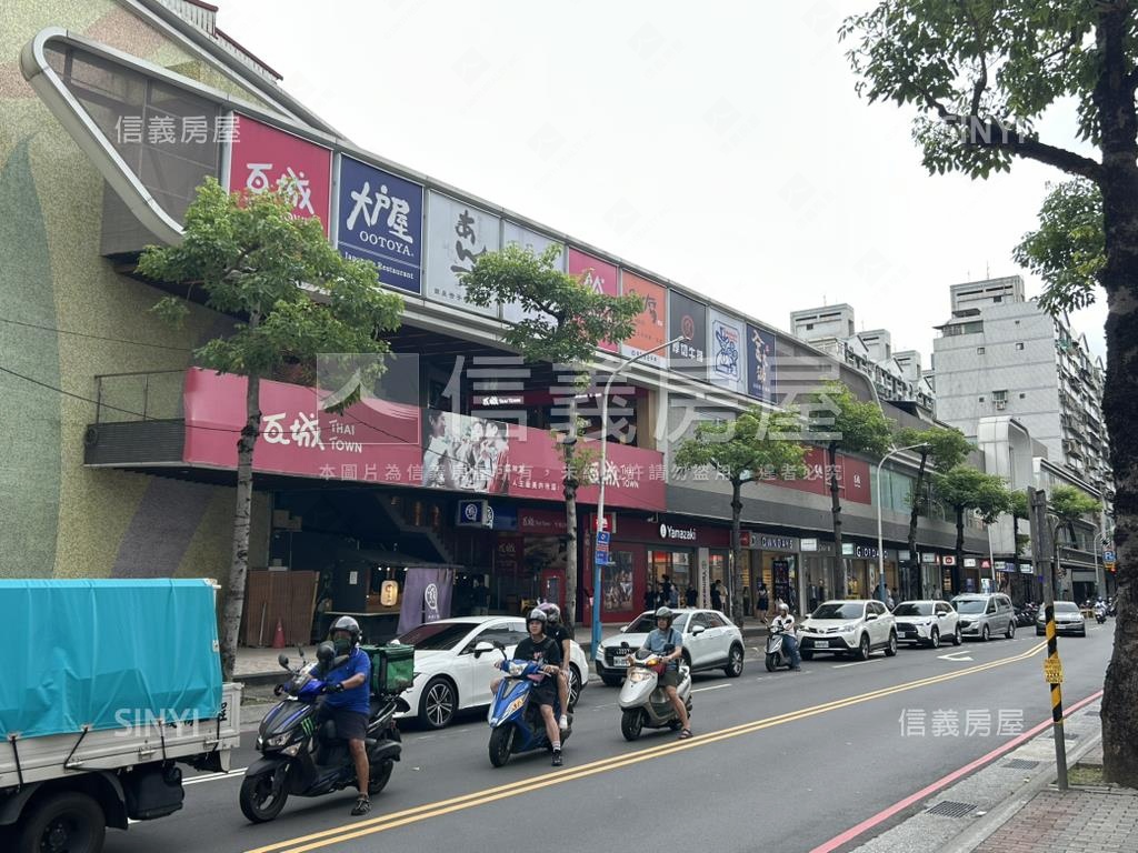 新中泰博市方正三房車位房屋室內格局與周邊環境