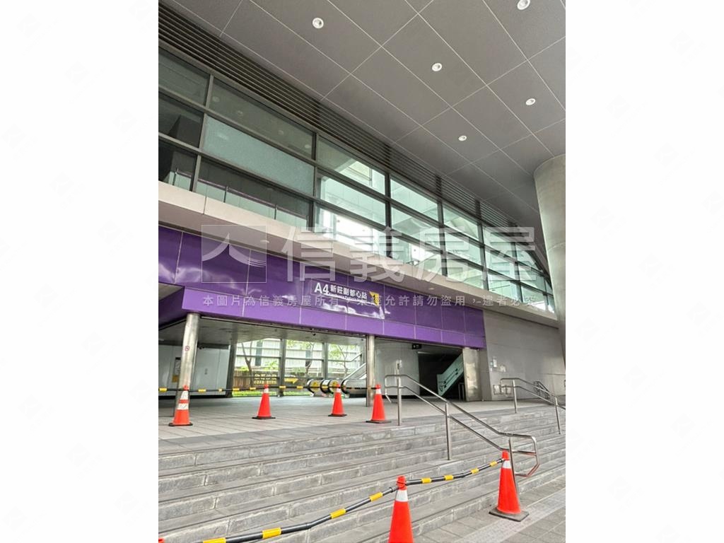 新中泰博市方正三房車位房屋室內格局與周邊環境