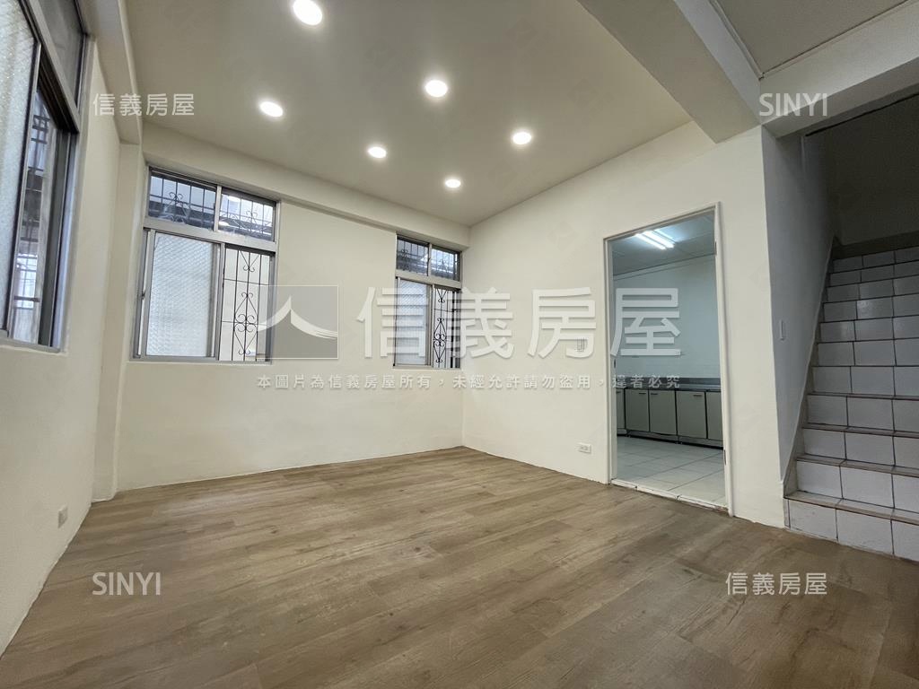 豐年社區稀有孝親角間別墅房屋室內格局與周邊環境