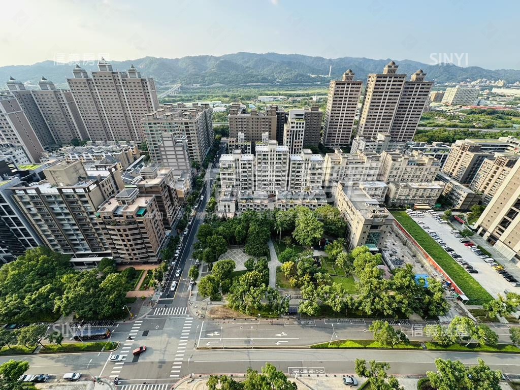 哈佛次頂樓金碧豪景房屋室內格局與周邊環境