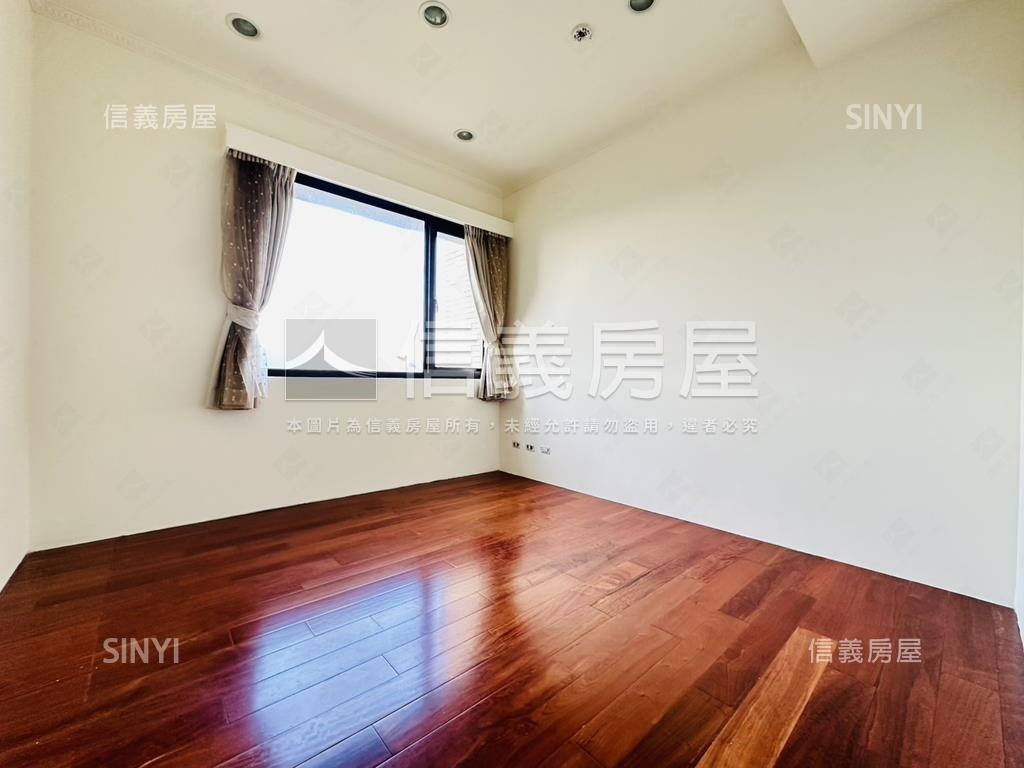 哈佛次頂樓金碧豪景房屋室內格局與周邊環境