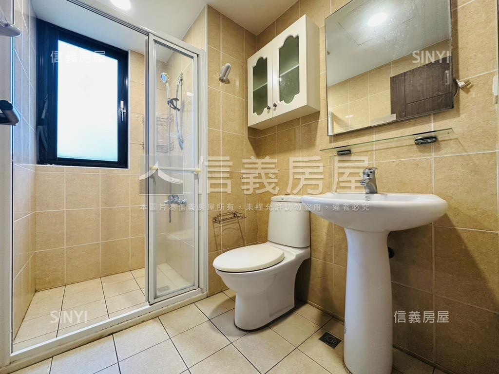 哈佛次頂樓金碧豪景房屋室內格局與周邊環境