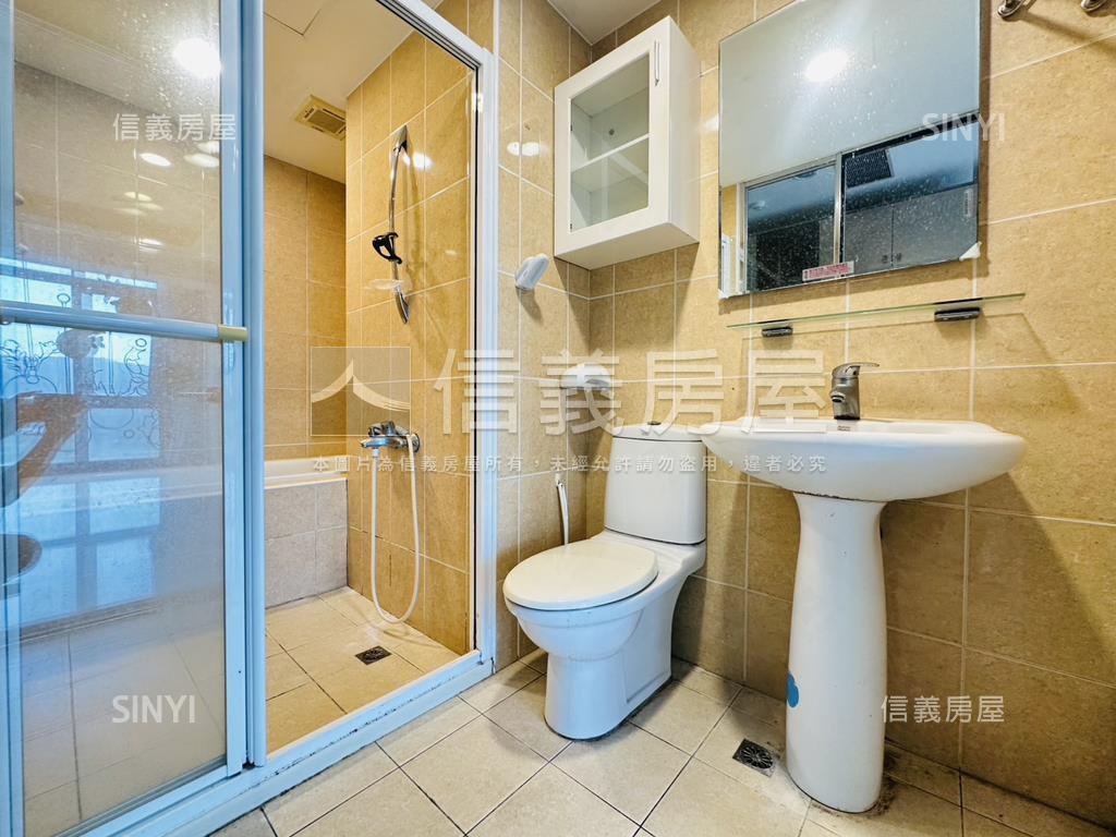 哈佛次頂樓金碧豪景房屋室內格局與周邊環境