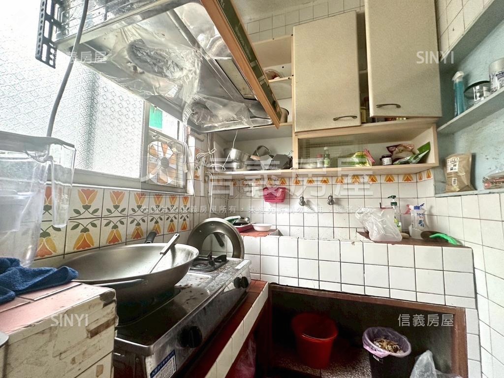 近頂溪捷運站４樓公寓房屋室內格局與周邊環境