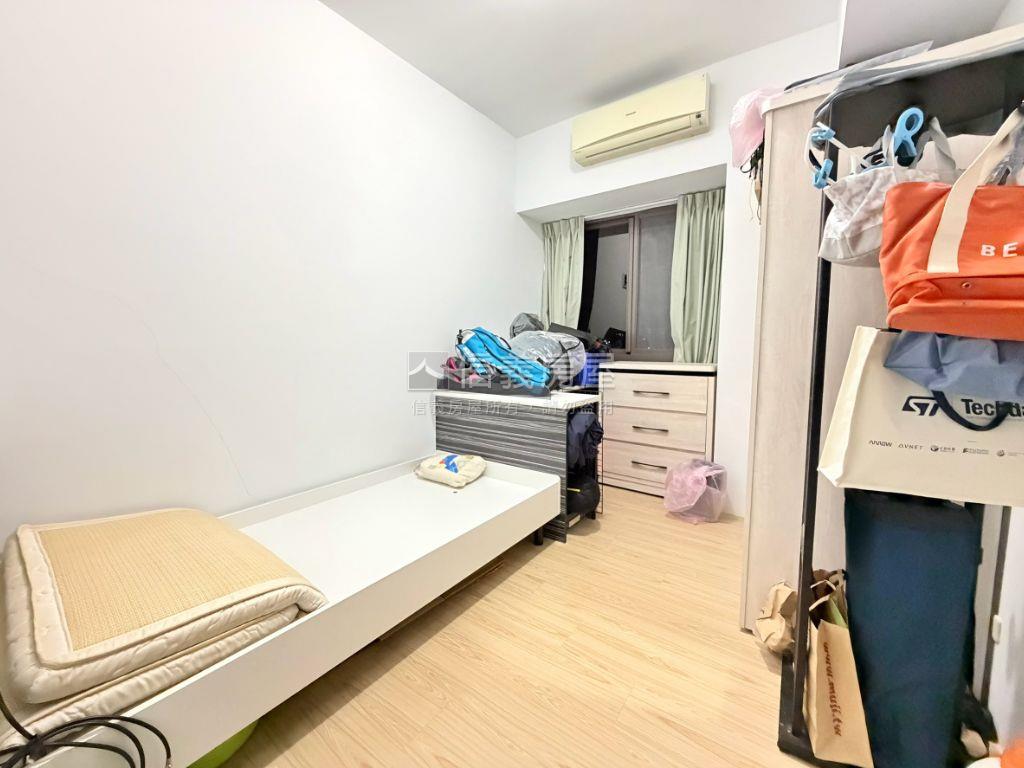 探索２１四房雙車位房屋室內格局與周邊環境