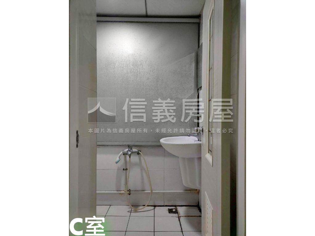 淡大溫馨裝潢４間收租套房房屋室內格局與周邊環境