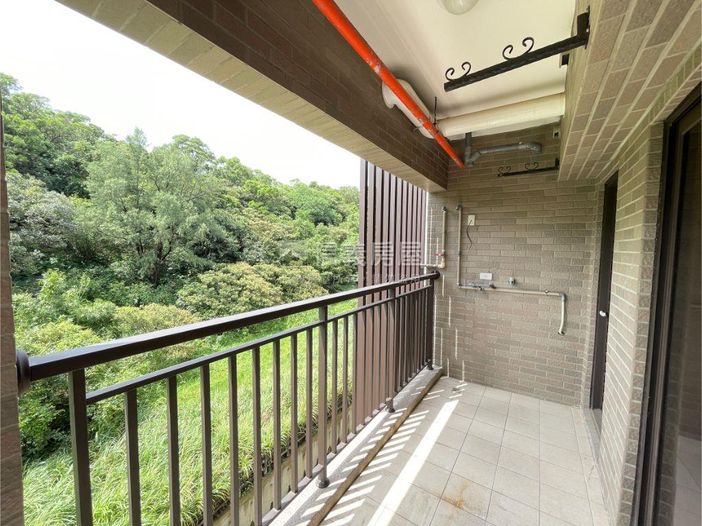 山景三房平面車位捷運宅房屋室內格局與周邊環境