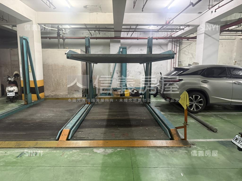 三民學苑‧稀有三房車位房屋室內格局與周邊環境