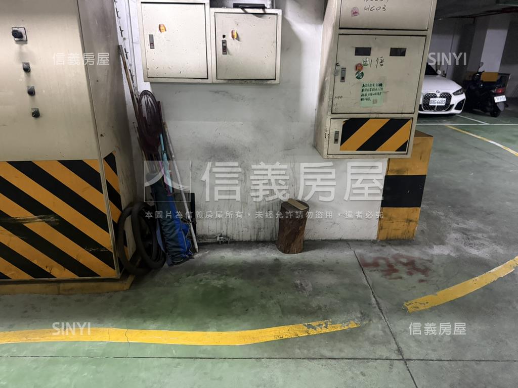 三民學苑‧稀有三房車位房屋室內格局與周邊環境