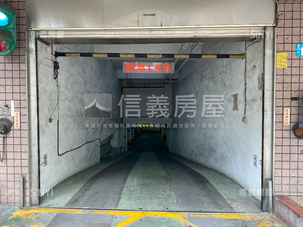 三民學苑‧稀有三房車位房屋室內格局與周邊環境