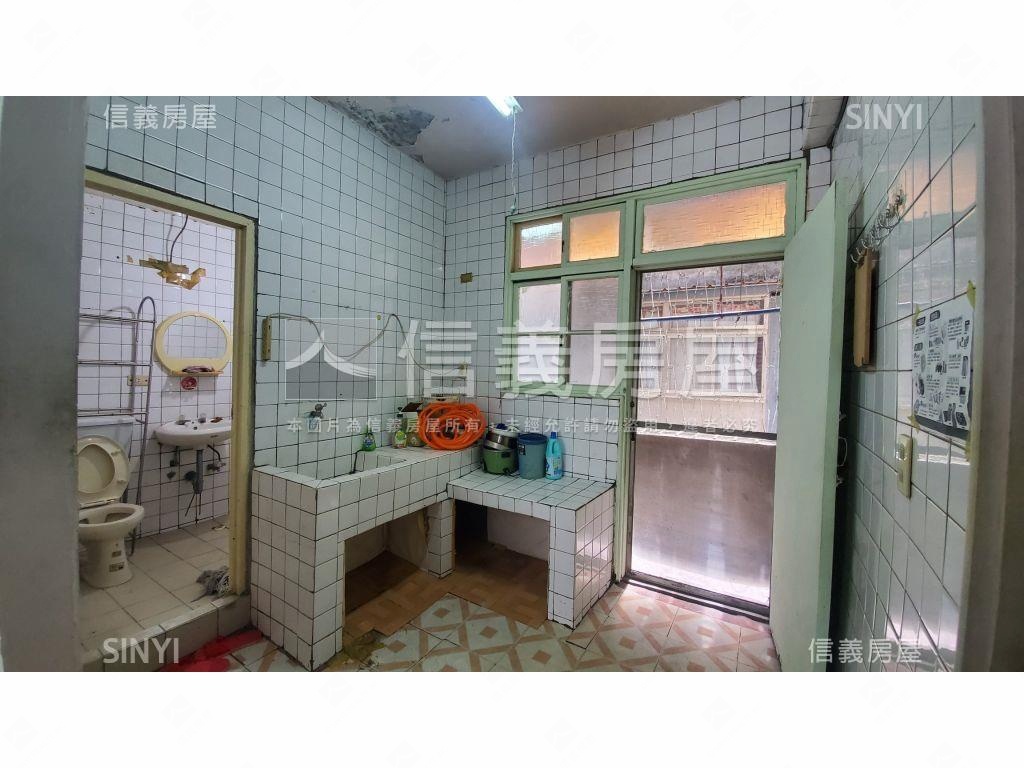 新埔國小國中旁活巷三樓房屋室內格局與周邊環境