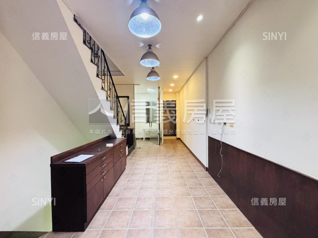 民生民權。德順街透店房屋室內格局與周邊環境