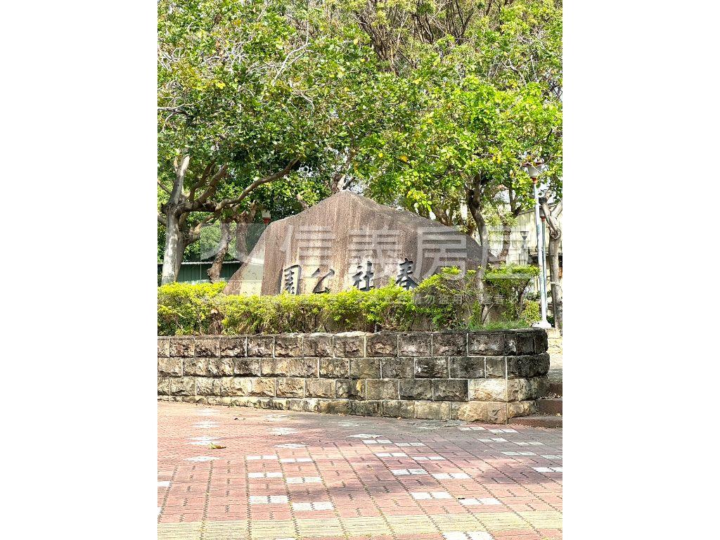 南屯兩房平車美裝潢房屋室內格局與周邊環境