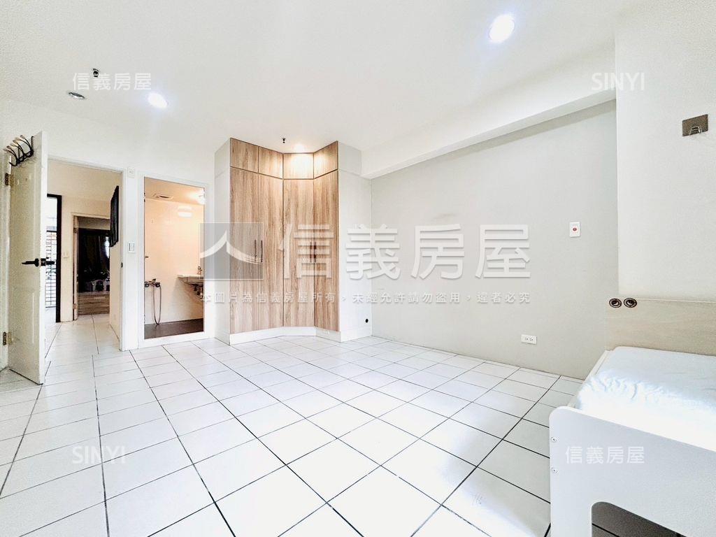 近綠園道高樓視野三房車位房屋室內格局與周邊環境