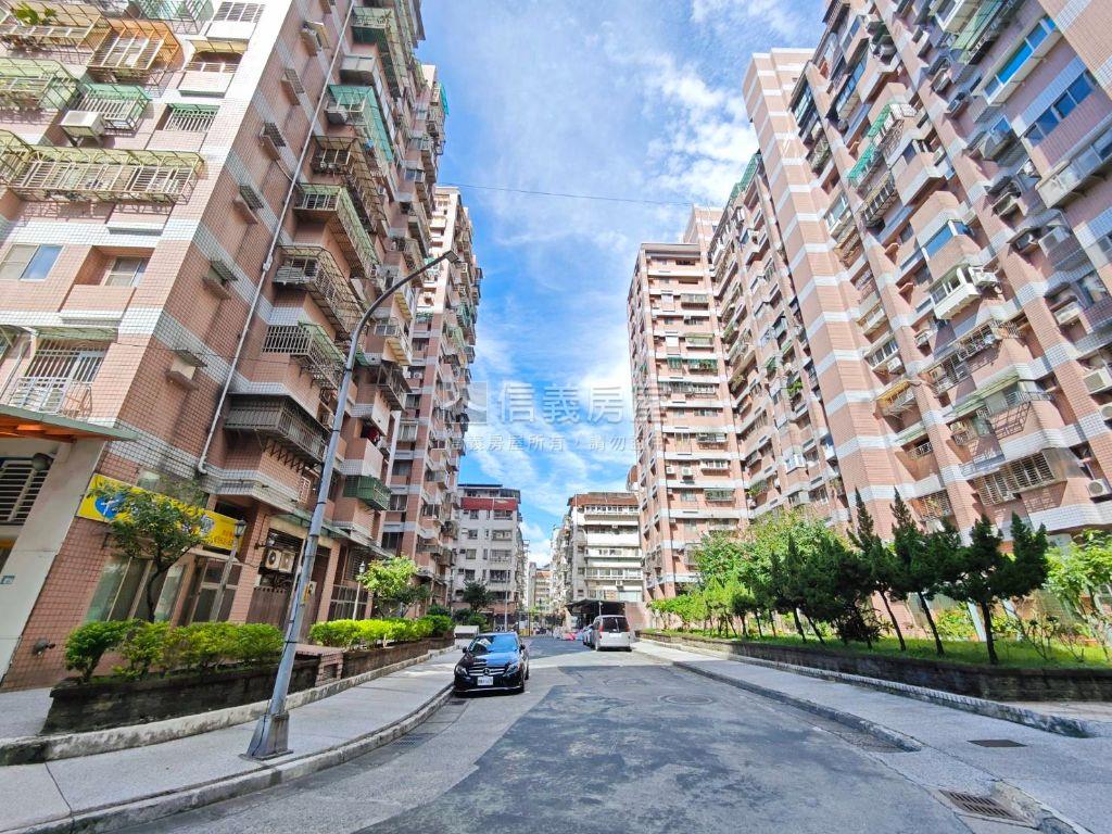 靜謐河景★質感三房房屋室內格局與周邊環境