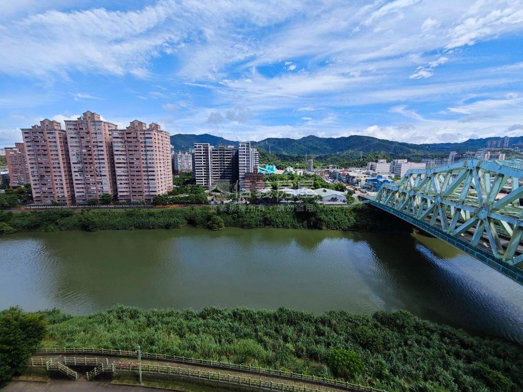靜謐河景★質感三房房屋室內格局與周邊環境