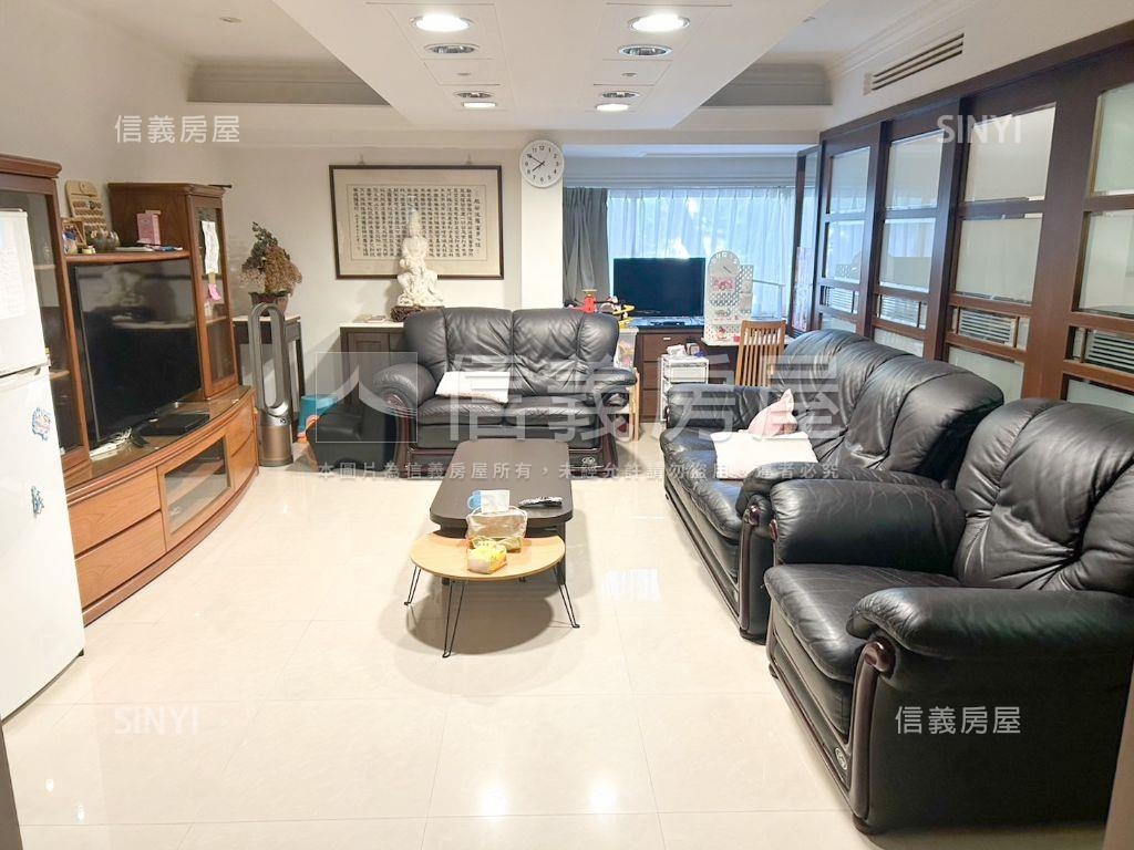 伯爵雙子星溫馨四房房屋室內格局與周邊環境