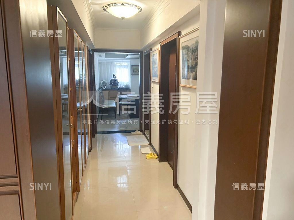 伯爵雙子星溫馨四房房屋室內格局與周邊環境