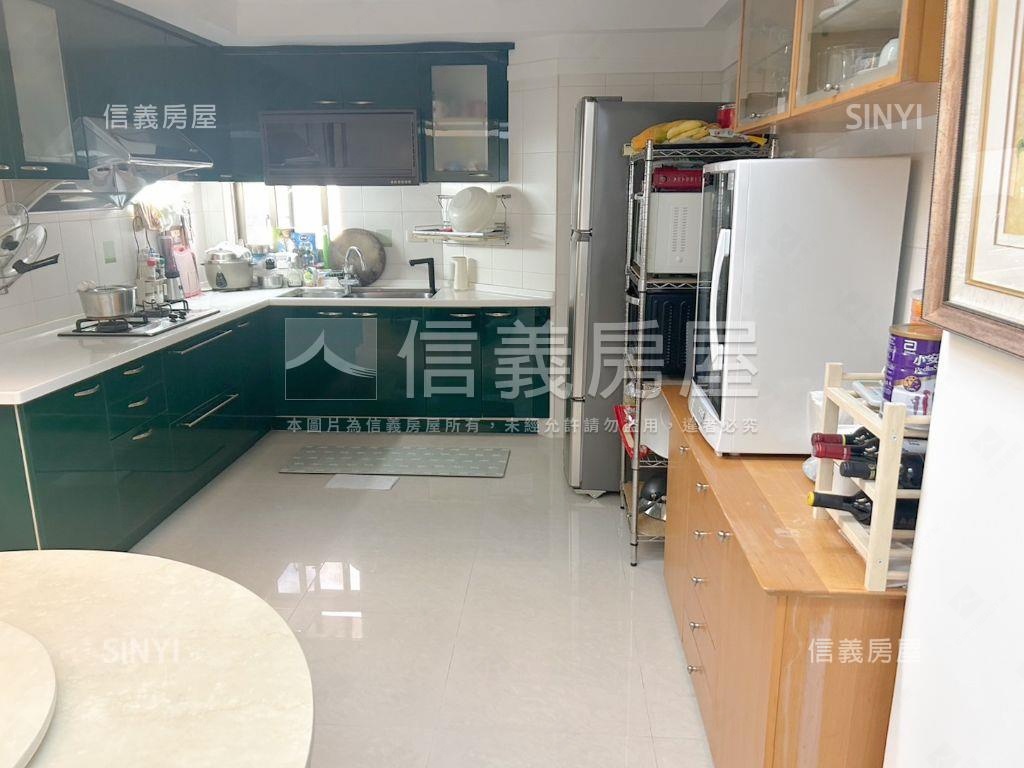 伯爵雙子星溫馨四房房屋室內格局與周邊環境
