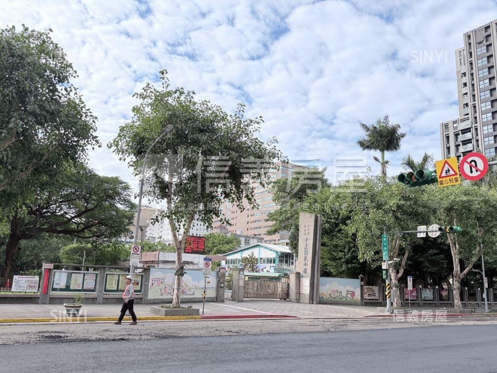 伯爵雙子星溫馨四房房屋室內格局與周邊環境