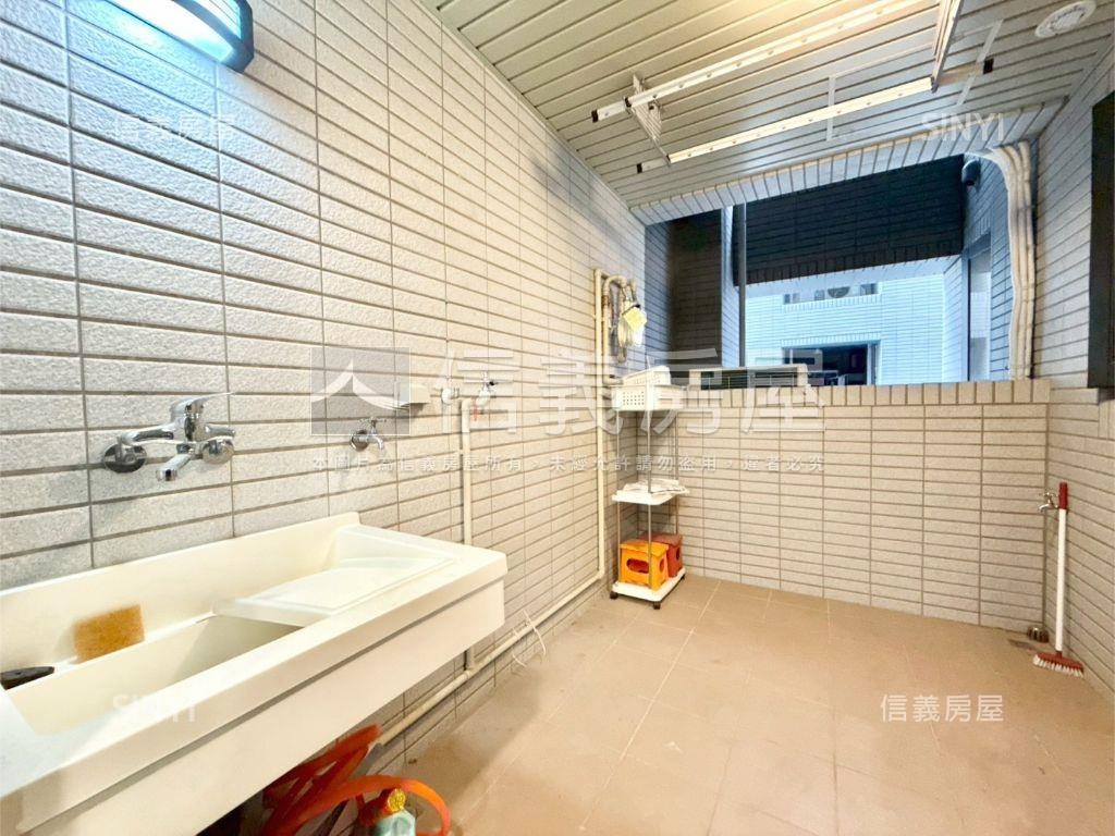 裝潢戶！城之華３房平車房屋室內格局與周邊環境