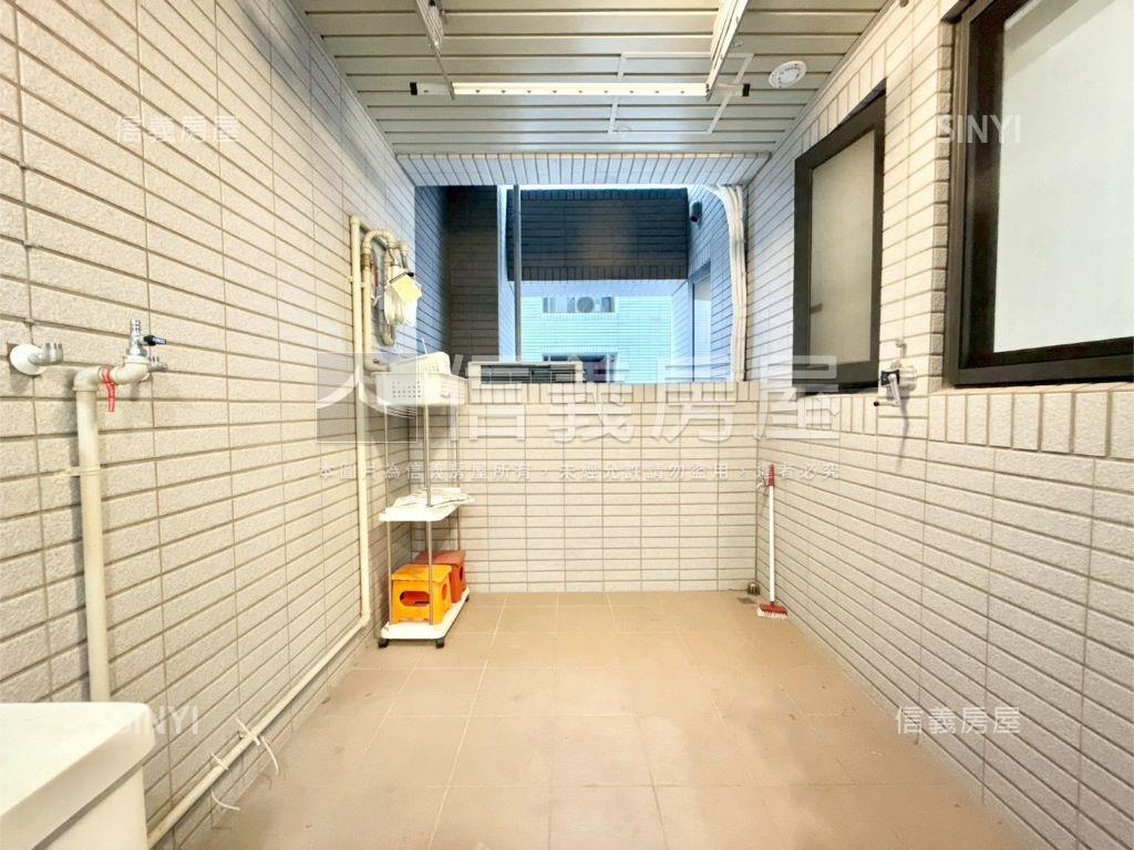 裝潢戶！城之華３房平車房屋室內格局與周邊環境