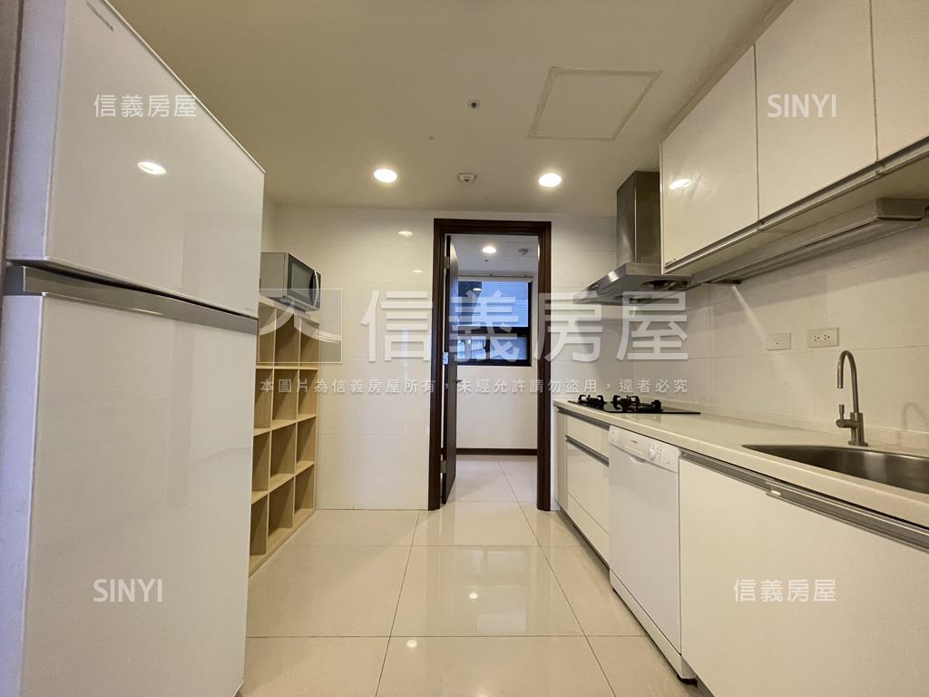 未來之光★稀有次頂樓釋出房屋室內格局與周邊環境