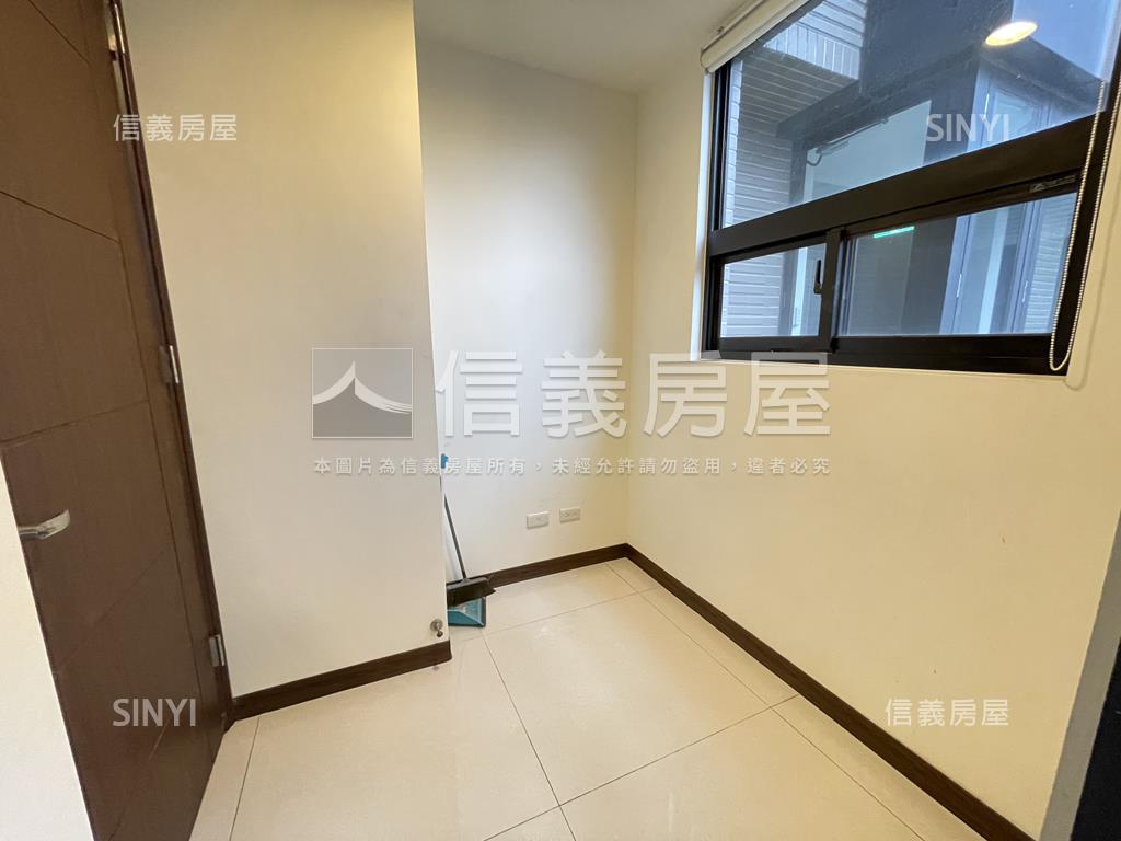 未來之光★稀有次頂樓釋出房屋室內格局與周邊環境