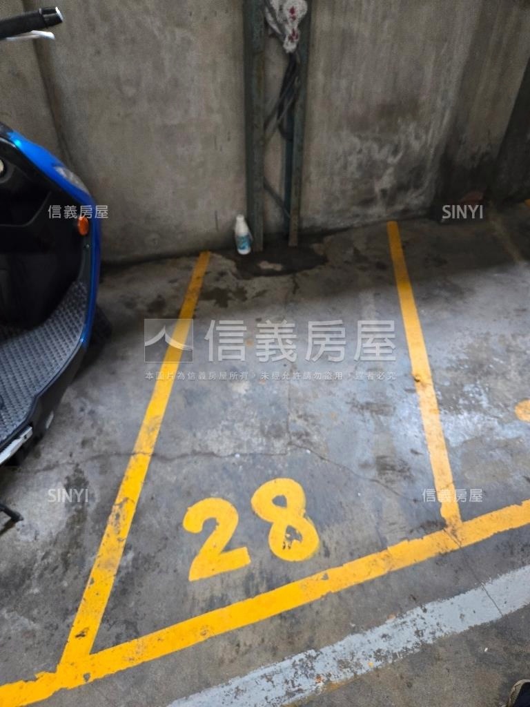 近未來捷運藍線大面景觀戶房屋室內格局與周邊環境