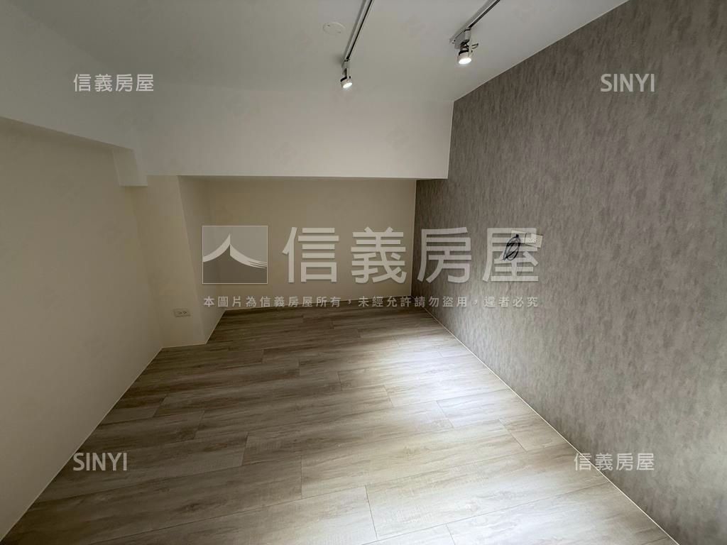 第一站挑高全新裝潢房屋室內格局與周邊環境