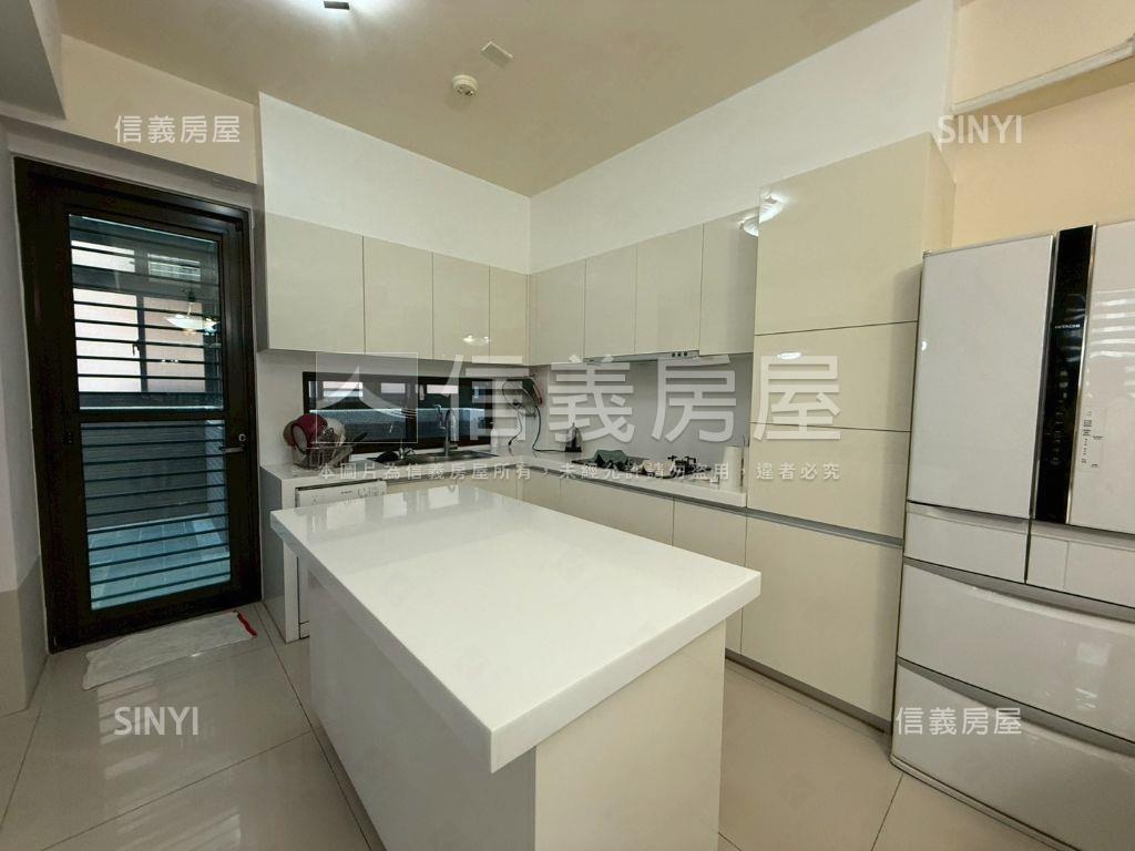 楊梅交流道旁五房美別墅房屋室內格局與周邊環境