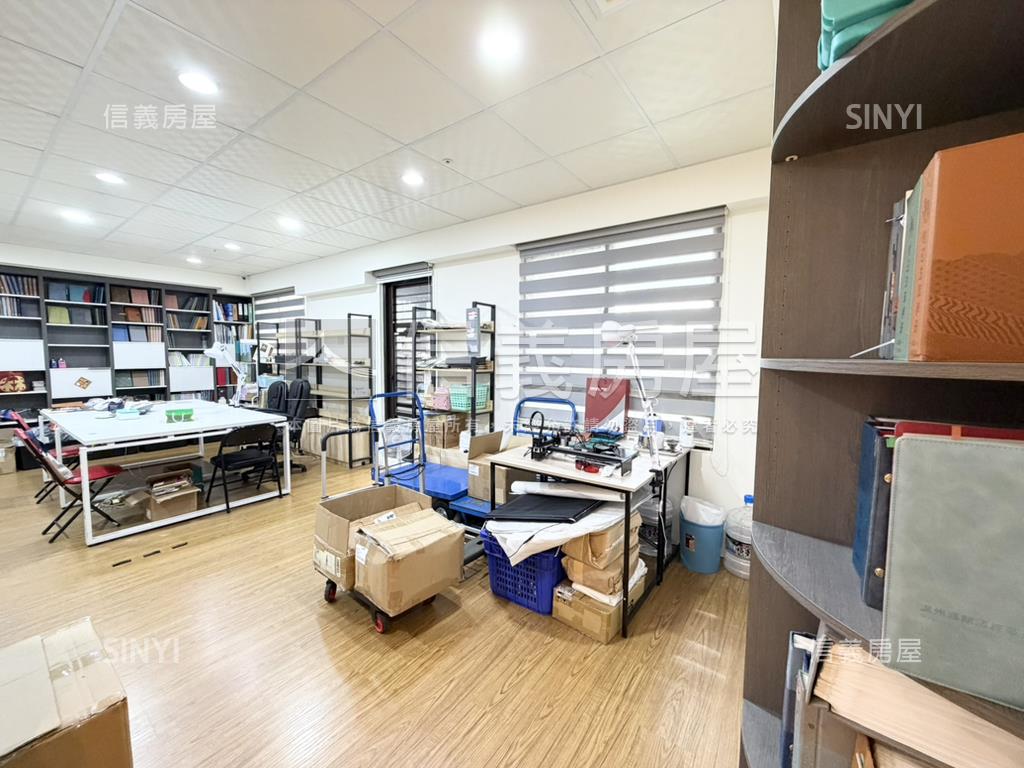 世界Ｖ１辦公Ｂ棟高樓層房屋室內格局與周邊環境