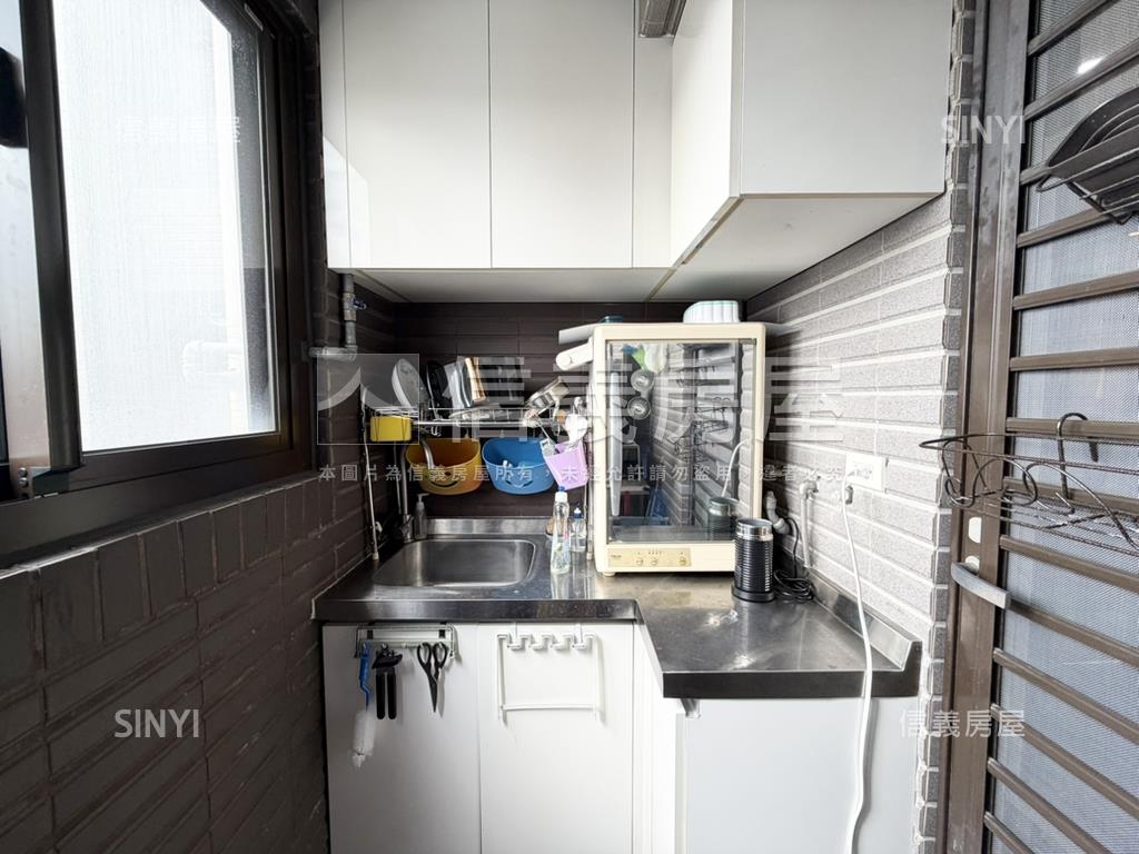 世界Ｖ１辦公Ｂ棟高樓層房屋室內格局與周邊環境