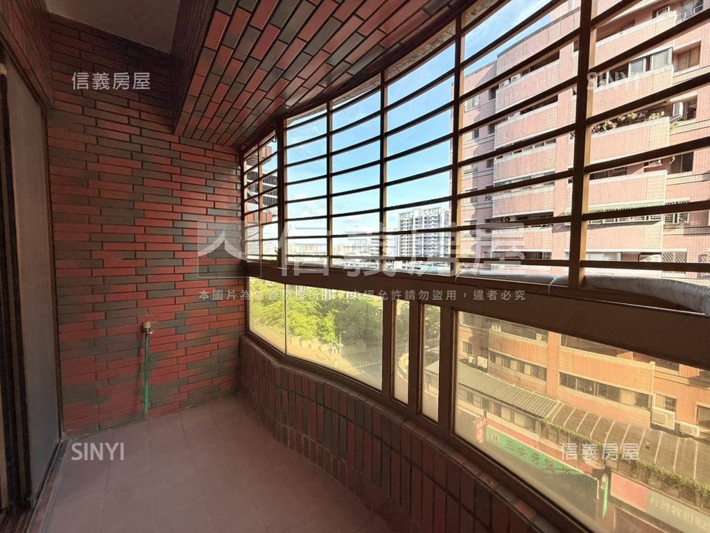 河堤商圈四房平車房屋室內格局與周邊環境