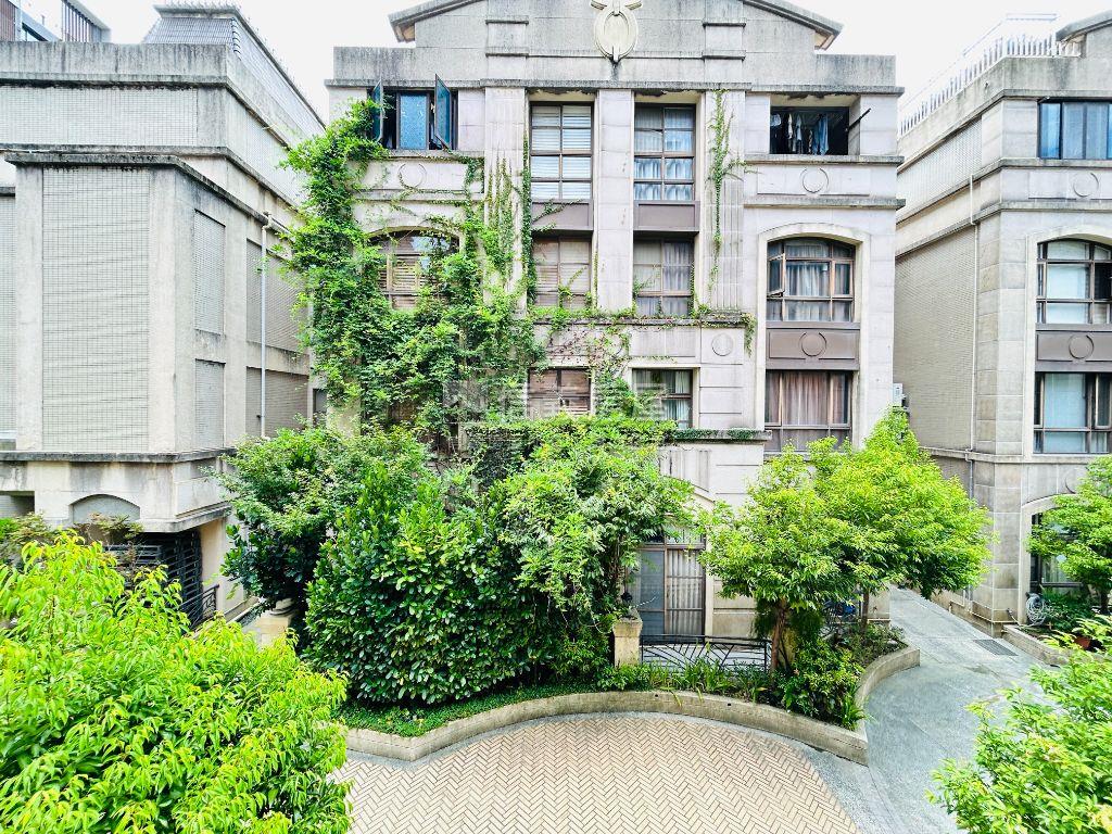 星海稀有車庫型別墅房屋室內格局與周邊環境