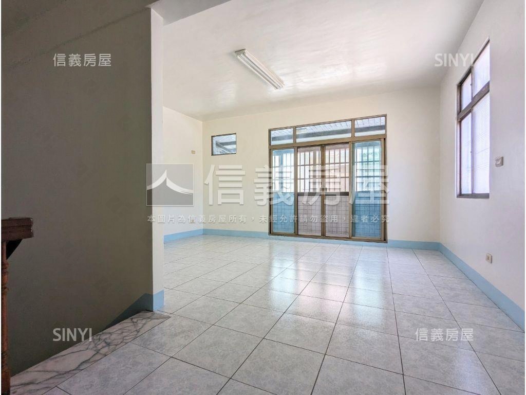 仁武低總價坡平透天房屋室內格局與周邊環境