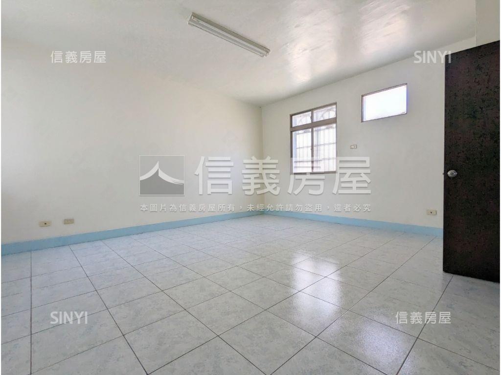 仁武低總價坡平透天房屋室內格局與周邊環境